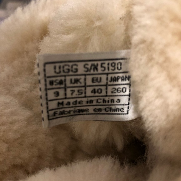 Ugh Lace-up Shearling Boot - Picture 6 of 6